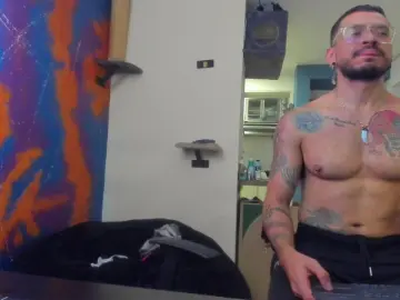 Cam4 Free Live Porn of leondevereda