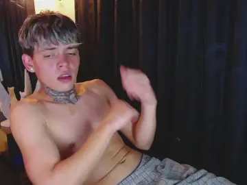 Cam4 Free Porn Cam of frankboyx