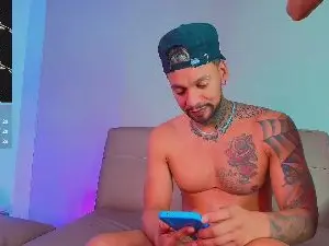 Cam4 Free Porn Cam of Valentiinoss