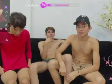 Cam4 Live Sex of Straww_Boys