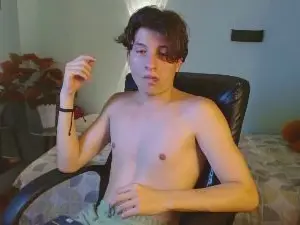 Cam4 Adult Video Chat of Marcoviolet