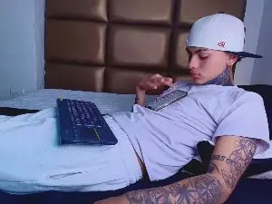 Cam4 Best Webcam of AdamsWalkerr_