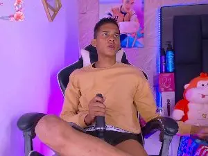 Cam4 Live Sex Cam of Dilan_Amadeus