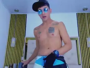 Cam4 Private Sex Chat of McKinley_Snake