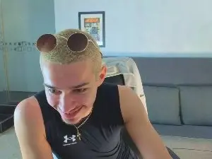 Cam4 Nude Webcam of KaydenDrew