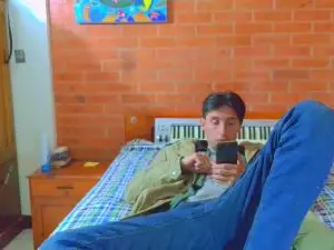 Cam4 Live Porn of johan70sexy