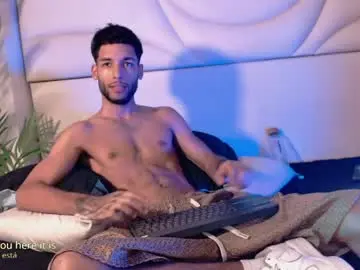 Chaturbate Nude Webcam of thiagoferreti_