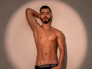 Streamate Nude Webcam of Cameros_Pierce