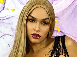 Streamate Live Porn of MiirandaLee