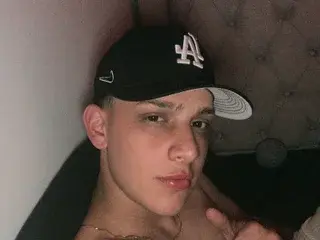 Streamate Sex Cam of Thomas_May4rs