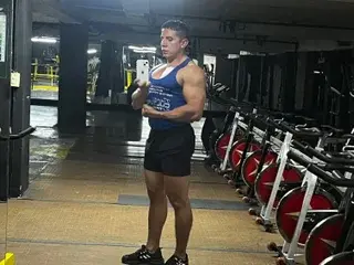 Streamate Live Porn of Derekfrostt