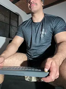 Stripchat Sex Cam of willian_m777